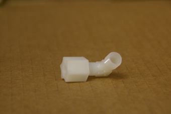 Conector Nylon macho "codo" 1/8 x 1/4